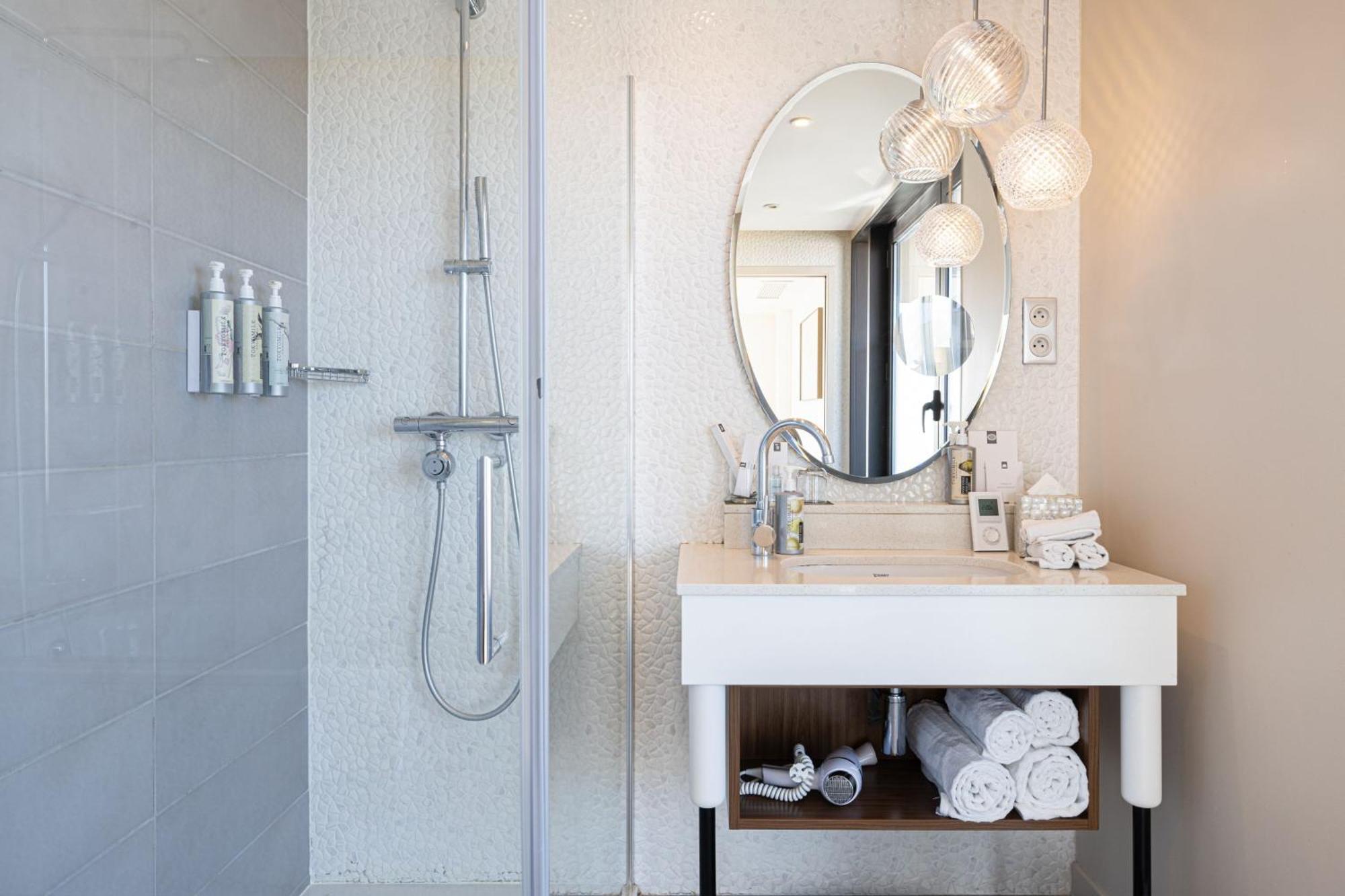 Renaissance Aix-En-Provence Hotel Eksteriør billede Bathroom